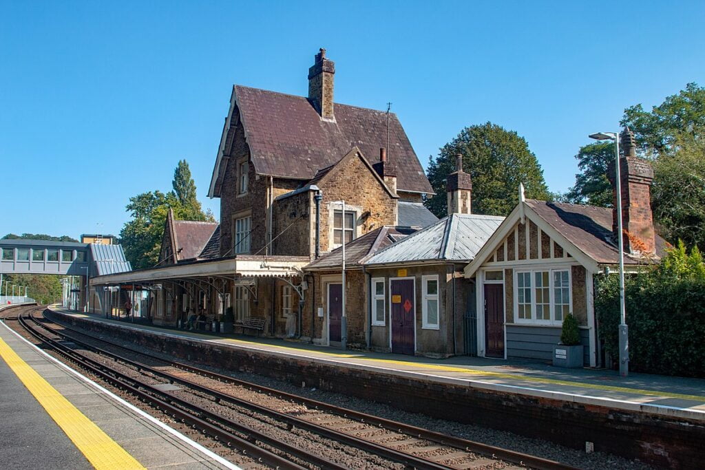godalming-station-taxi
